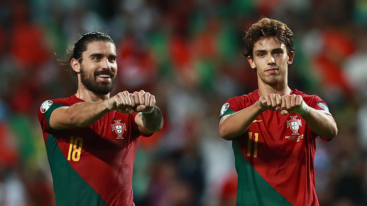 Ruben Neves (left)
