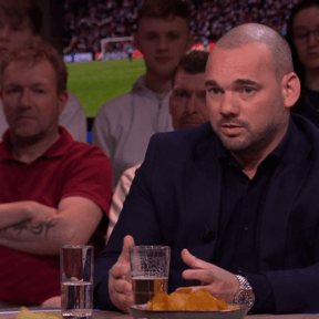 Sneijder haalt fors uit: ‘Hij is de reden dat Ajax geen prijzen gaat winnen’
