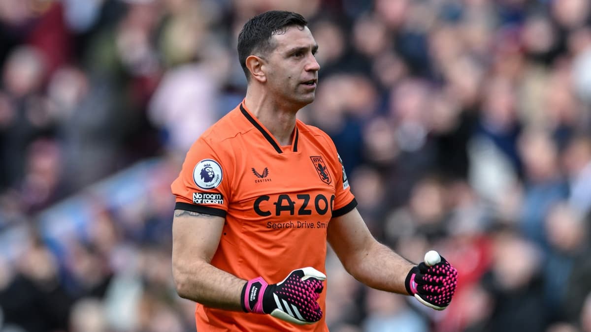 Emi Martinez, Aston Villa