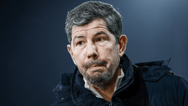 Erwin van de Looi vertrekt na dit seizoen bij Heracles Almelo, dat Bas Sibum heeft aangesteld voor volgend seizoen.