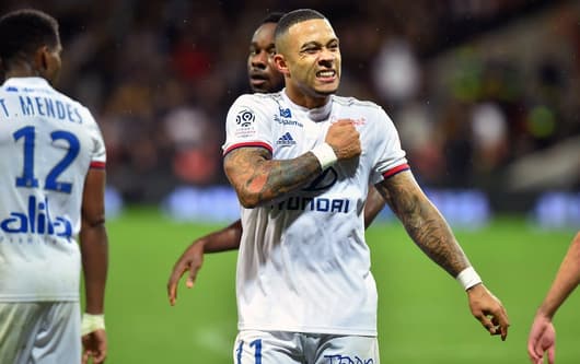 Barcelona target Memphis Depay moves top of Ligue 1 assist table