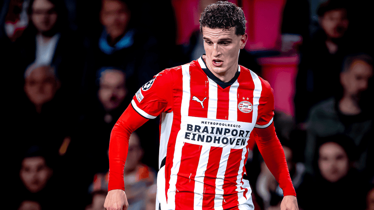 Guus Til gaat zijn contract verlengen tot de zomer van 2028 bij PSV.