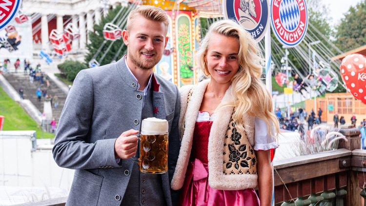 Matthijs de Ligt and partner Annekee Molenaar