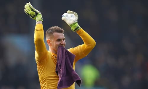 Man Utd set to complete first signing of the summer