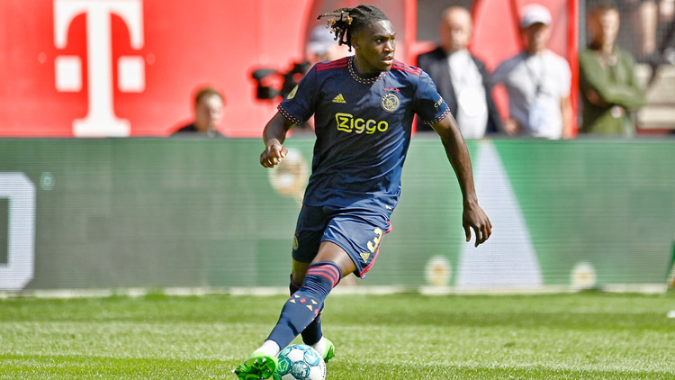 Voor Calvin Bassey zal Ajax-Rangers een bijzondere wedstrijd worden.