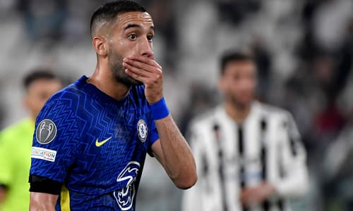 Hakim ZIyech in Champions League action for Chelsea