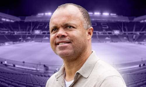 Earnest Stewart, PSV