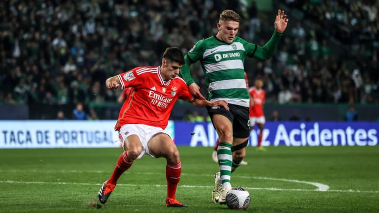 Antonio Silva shadows Viktor Gyokeres