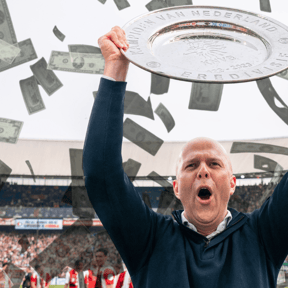 Arne Slot is ‘gek op geld’ en krijgt gigantische bonus van Feyenoord