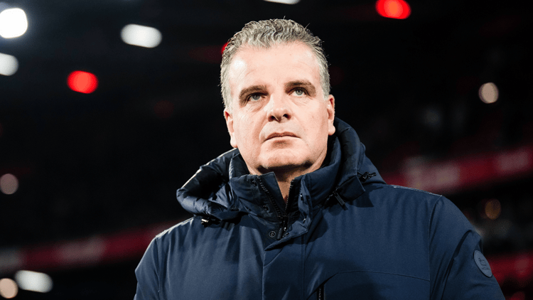 Algemeen directeur Dennis te Kloese zou ook moeten vrezen voor zijn ontslag bij Feyenoord.