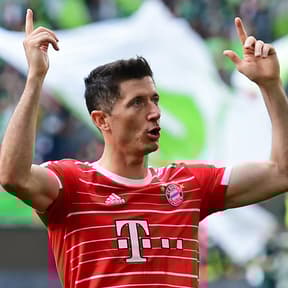 Lewandowski Barcelona transfer on after €840m finance deals