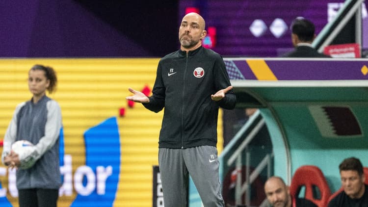 Bondscoach Félix Sánchez van Qatar was niet onder de indruk van het spel van zijn ploeg.