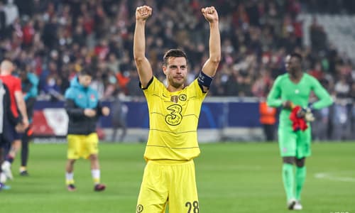 Cesar Azpilicueta in a Champions League match for Chelsea.