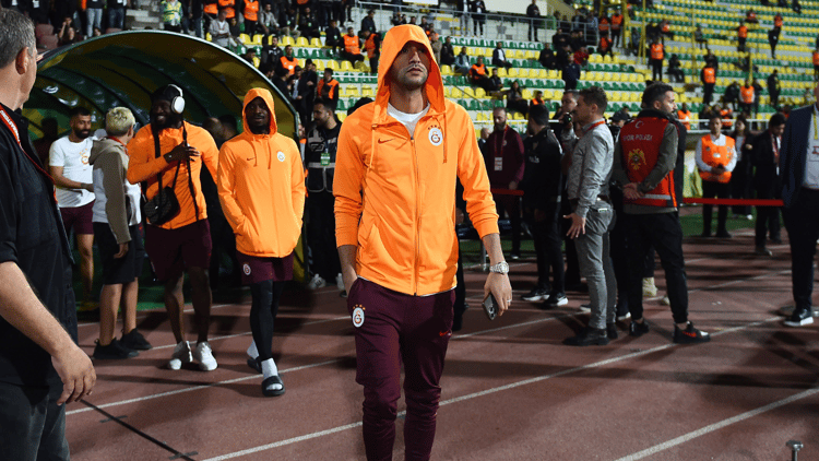 Hakim Ziyech: Chelsea don't consider him their player, Romano says