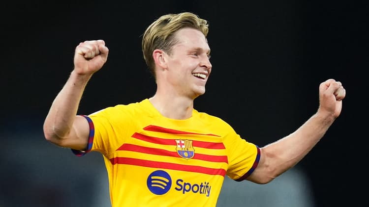 Frenkie de Jong celebrates winning LaLiga