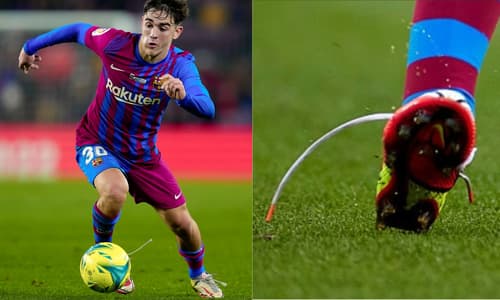 Barcelona star Gavi playing with his laces undone