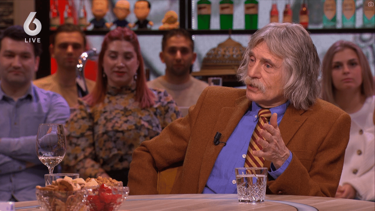 Johan Derksen: 'Het is belachelijk dat Ajax toestaat dat er zo’n Griek daar plotseling rondloopt'