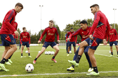 Lorenzo Lucca, Francisco Conceicao, Youri Baas, Owen Wijndal, Edson Alvarez, Ajax, Lisandro Magallan of Ajax