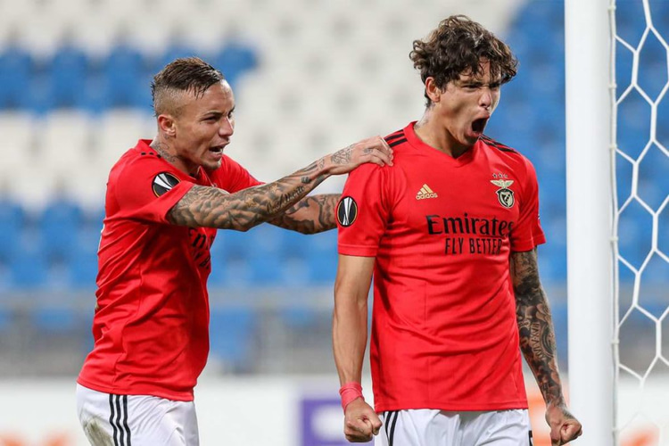 Darwin Nunez celebrates a goal against Lech Poznan