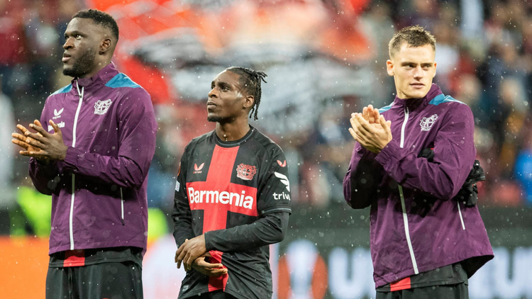 Jeremie Frimpong (centre)