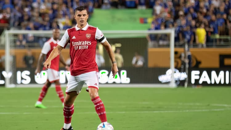 Granit Xhaka staat al sinds 2016 onder contract bij Arsenal