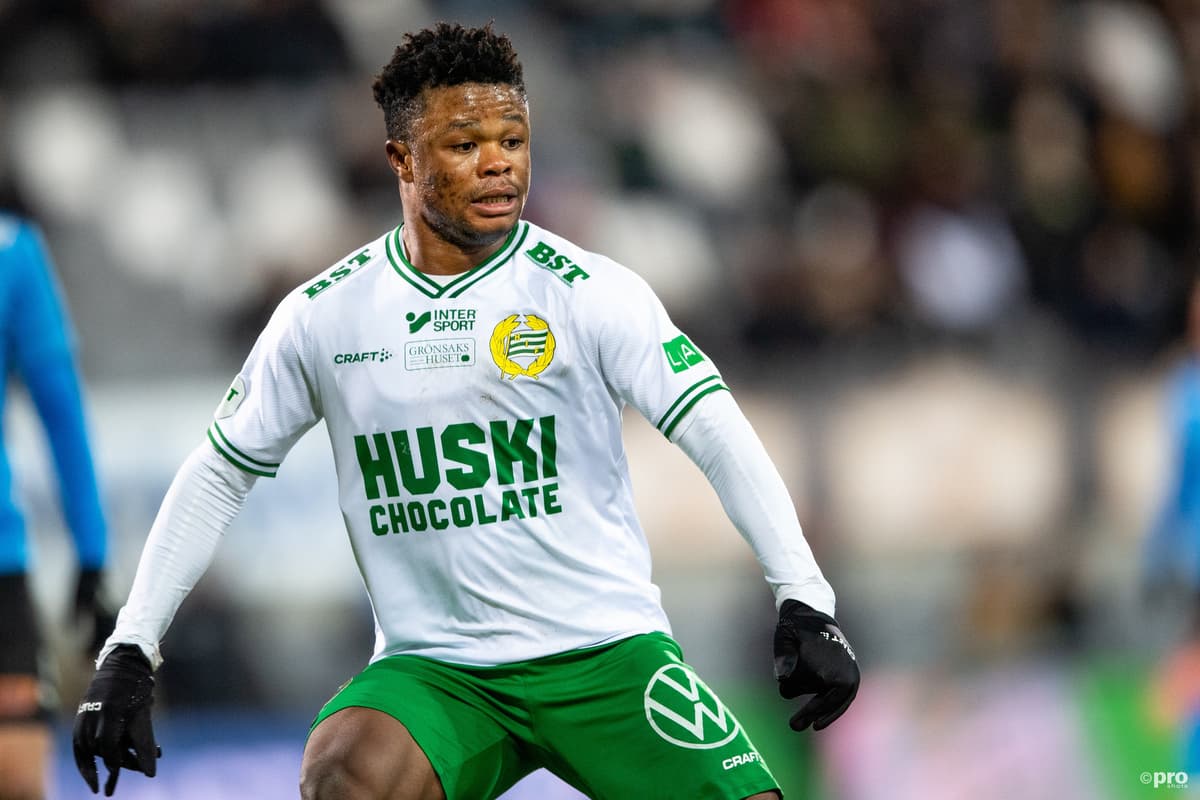 Akinkunmi Amoo playing for Hammarby