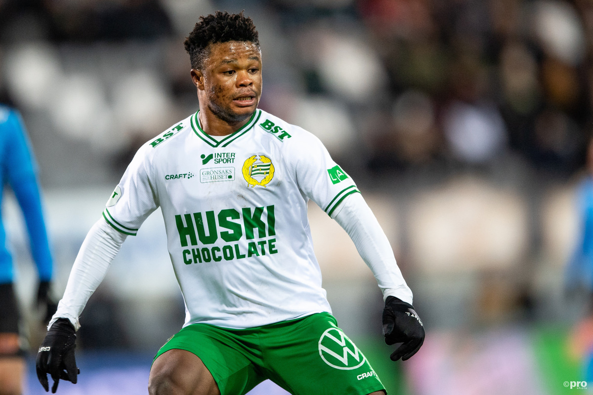 Akinkunmi Amoo playing for Hammarby