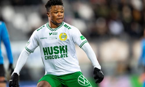 Akinkunmi Amoo playing for Hammarby
