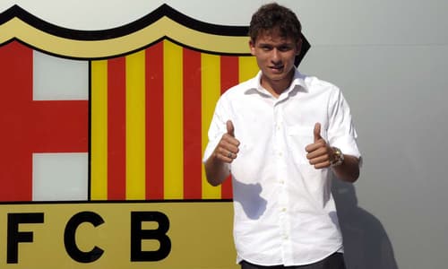 Keirrison signs for Barcelona