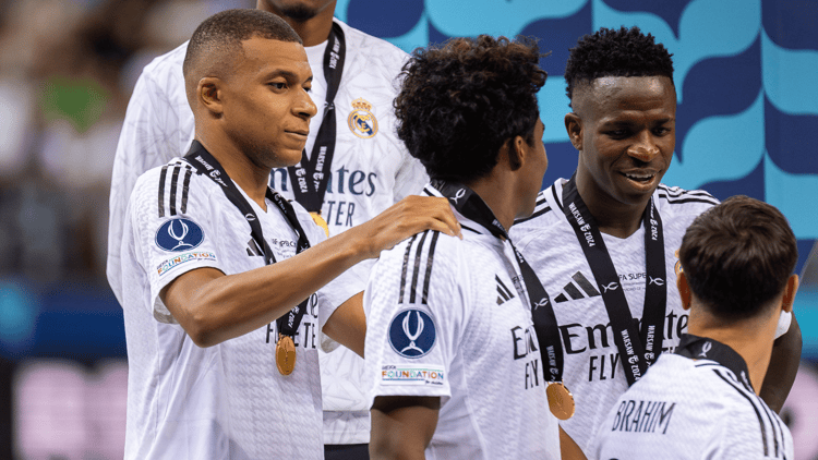Kyian Mbappe (l) with Vinicius Junior (r) and Endrick