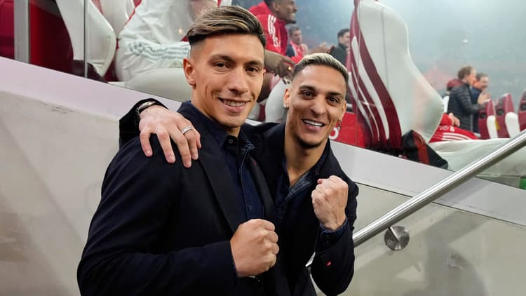 Lisandro Martinez and Antony