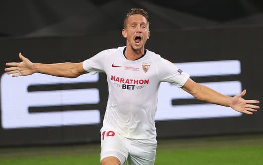 Luuk De Jong is on the radar of Barcelona very late in the window