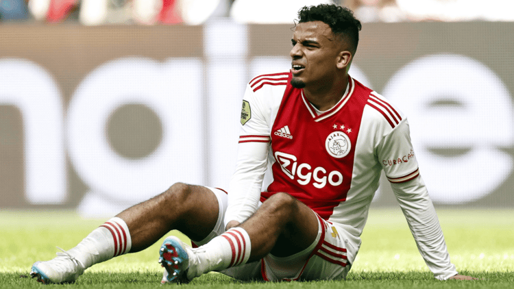 Owen Wijndal kwam afgelopen seizoen amper in actie voor Ajax.