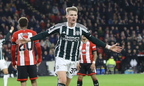 Scott McTominay of Man Utd celebrates scoring against Sheffield United
