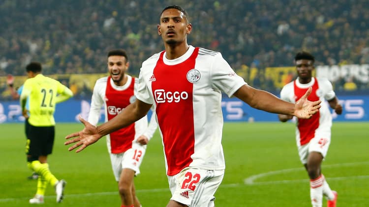 Sébastien Haller leverde Ajax 31 miljoen euro op. De spits vertrok naar Borussia Dortmund