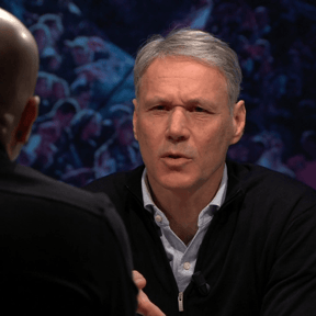 Van Basten boos op Ajax: ‘Straks vertrekt Slot en haalt Feyenoord hem’