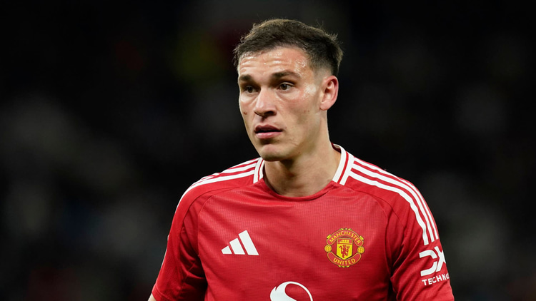 Manuel Ugarte joined Man Utd on summer Deadline Day 2024
