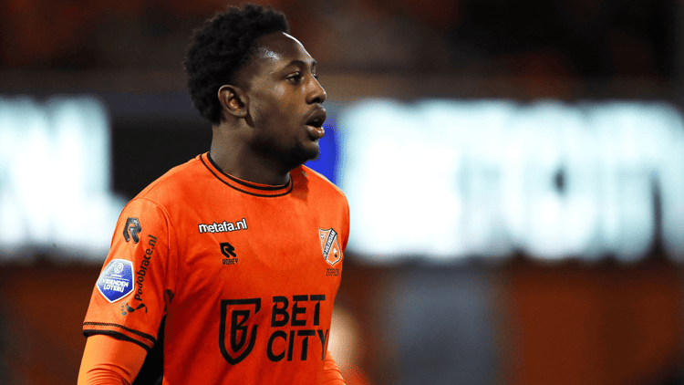 Lequincio Zeefuik verruilde FC Volendam deze winter voor AZ.