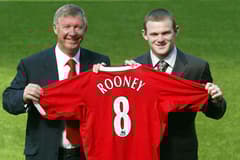 Wayne Rooney signs for Man Utd
