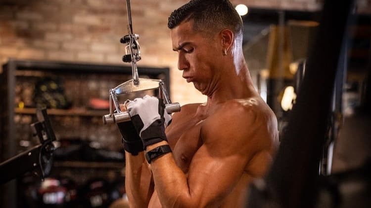 Cristiano Ronaldo working out in summer 2022