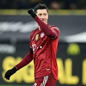 What is the transfer value of Man Utd target Robert Lewandowski?