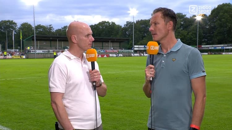 Jan van Halst als analist bij Ziggo Sport.