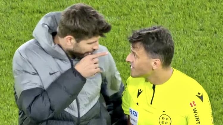 Gerard Pique lost it with referee Gil Manzano