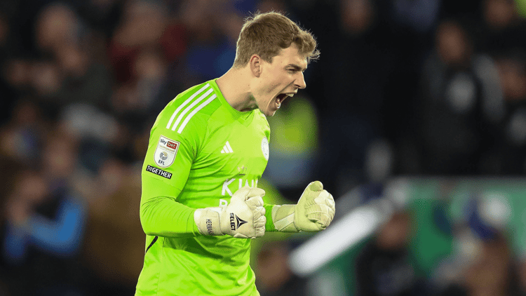 Mads Hermansen is liked by Enzo Maresca