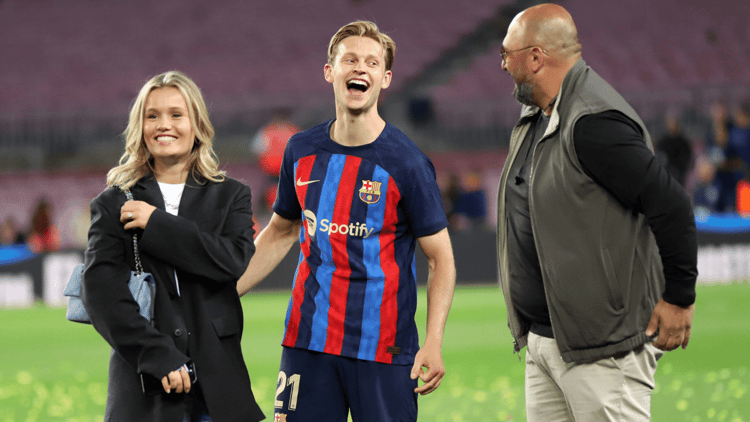 Mikky Kiemeney with Frenkie de Jong