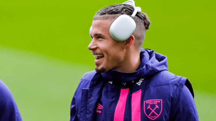 Kalvin Phillips: Man City to sell midfielder