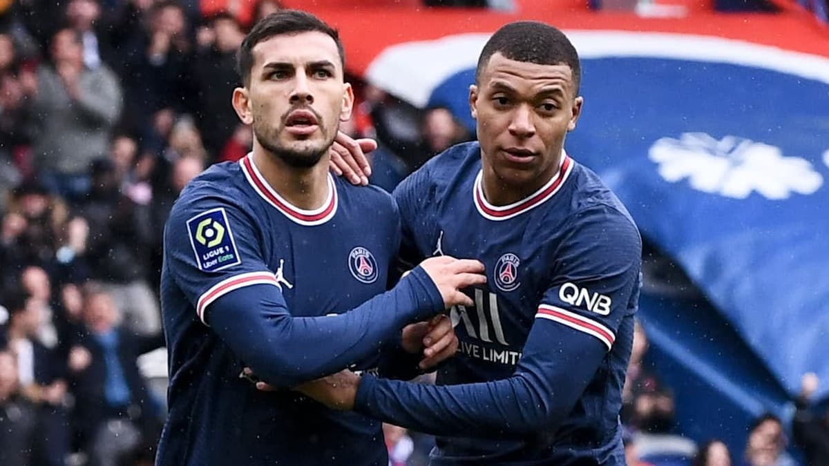 Leandro Paredes, Kylian Mbappe, PSG, 2021/22