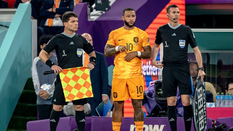 Memphis Depay maakte tegen Senegal voor het eerst sinds september weer minuten.