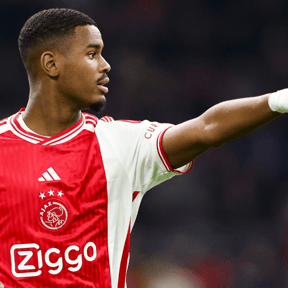 Zorgelijke situatie Jorrel Hato bij Ajax: marktwaarde daalt met miljoenen