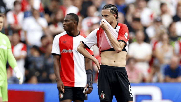 Neraysho Kasanwirjo speelde tot op heden negen wedstrijden voor Feyenoord.